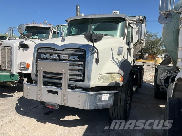 Mack GU813 Betonbiler