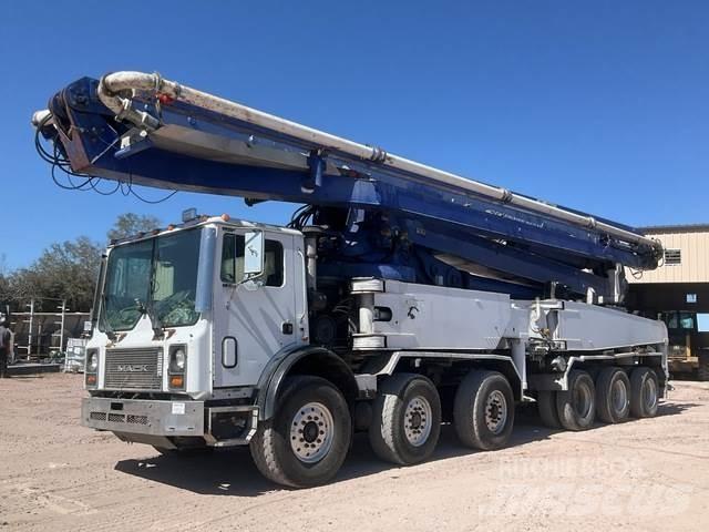 Mack MR688S Betonpumper