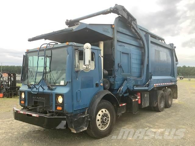 Mack MR688S Renovationslastbiler