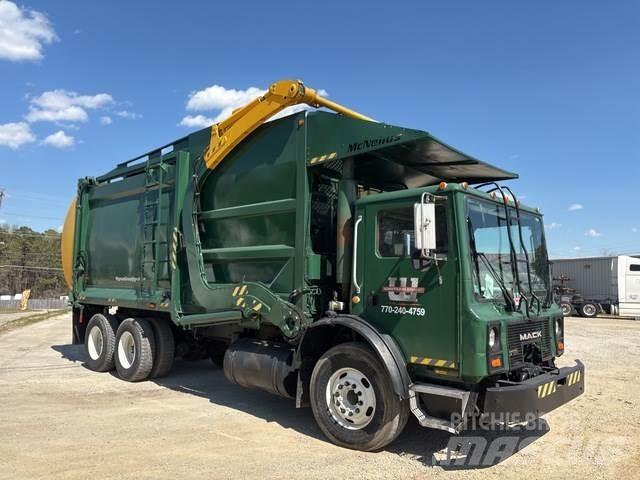 Mack MR690S Renovationslastbiler