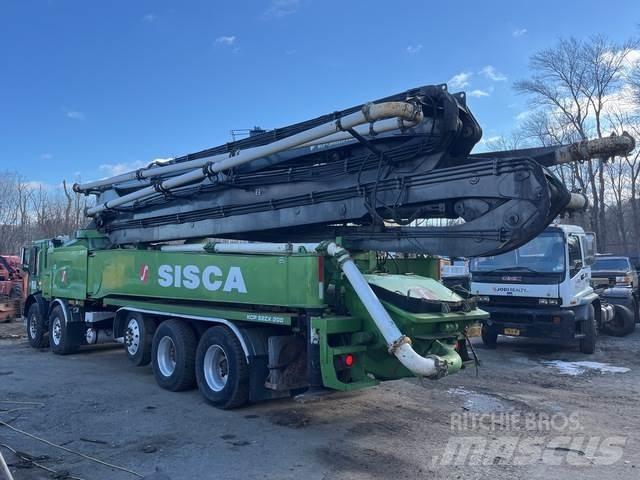 Mack MRU613 Betonpumper