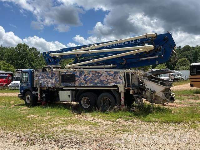 Mack MRU613 Betonpumper