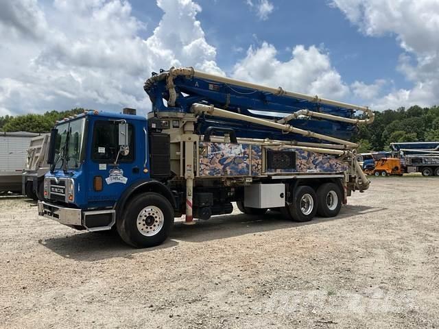 Mack MRU613 Betonpumper