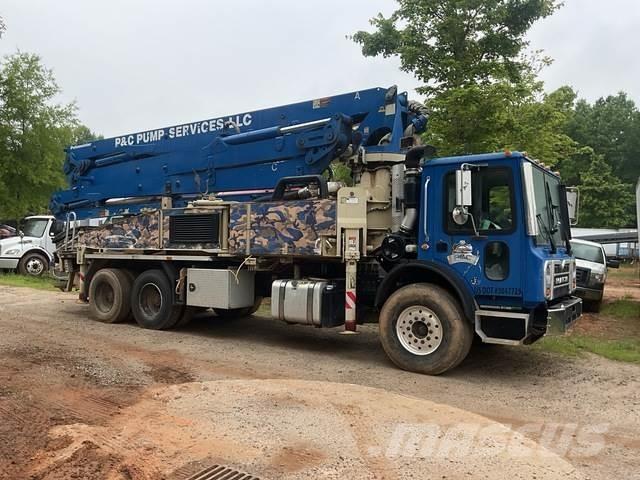 Mack MRU613 Betonpumper