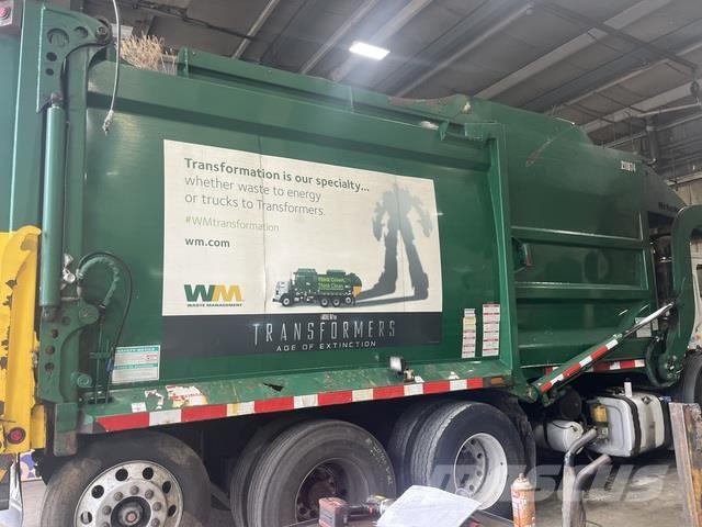 Mack MRU613 Renovationslastbiler