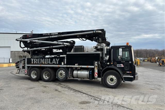 Mack MRU613 Betonpumper