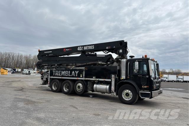 Mack MRU613 Betonpumper