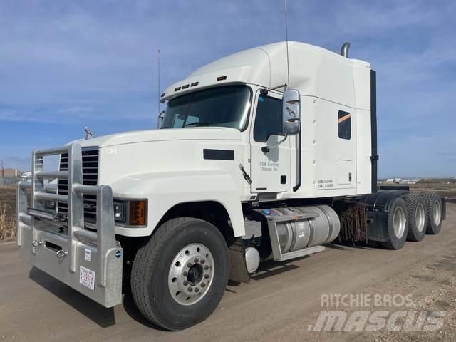 Mack PI86T Trækkere