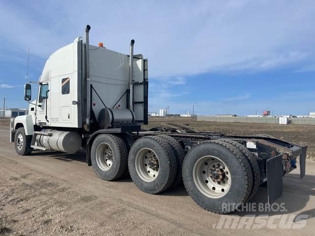 Mack PI86T Trækkere