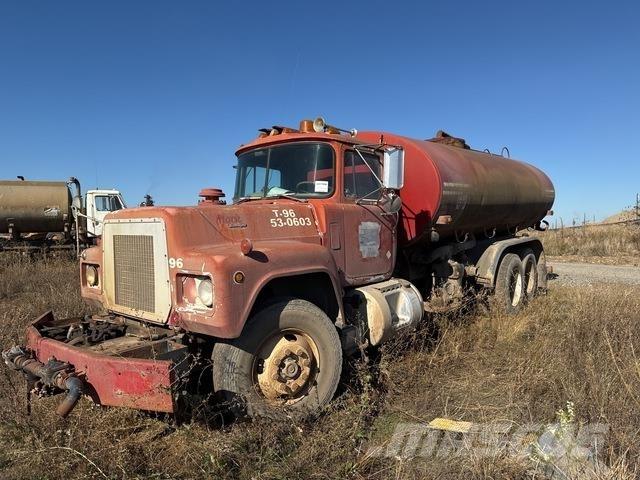 Mack R688ST Tankvogne - vand