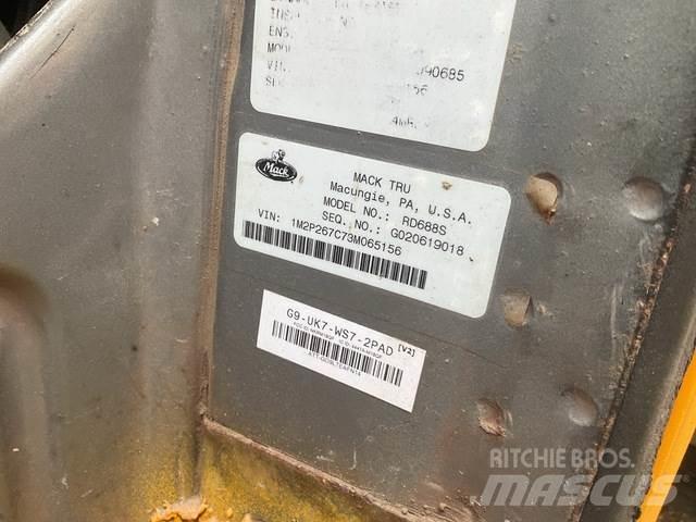 Mack RD600 Sneskovle og -plove
