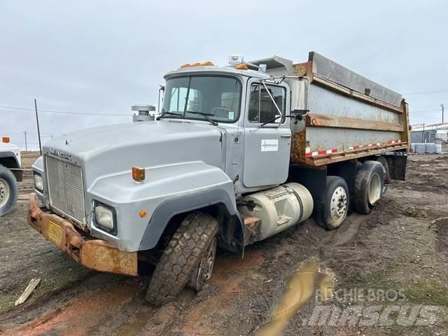 Mack RD688S Lastbiler med tip
