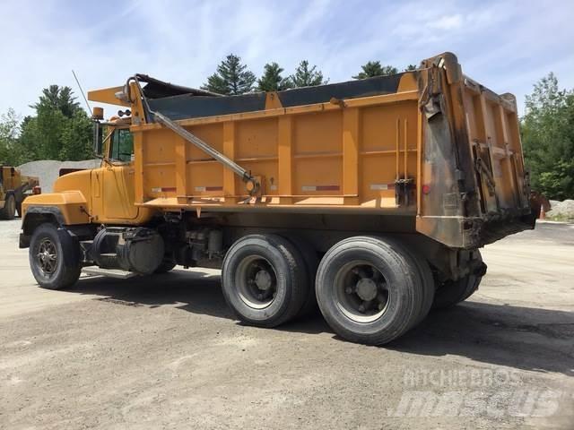 Mack RD688S Lastbiler med tip