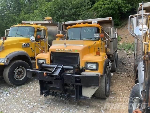 Mack RD688S Sand- og saltspredere