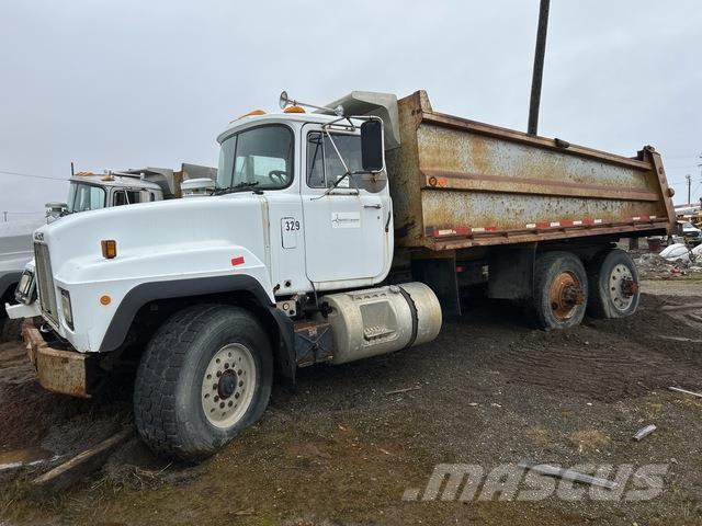 Mack RD688S Lastbiler med tip
