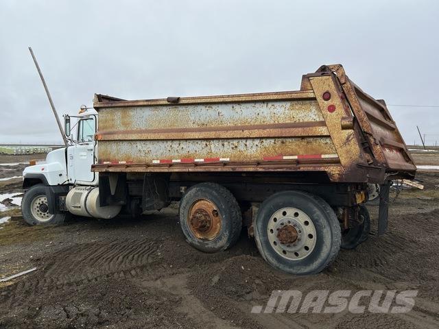 Mack RD688S Lastbiler med tip