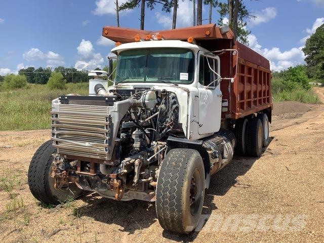 Mack RD690S Lastbiler med tip