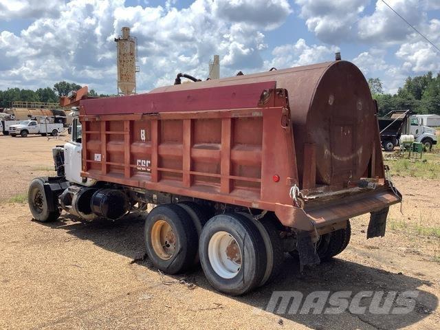 Mack RD690S Lastbiler med tip