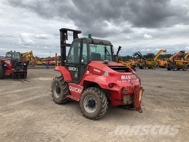 Manitou M26-4 Terrængående gaffeltruck