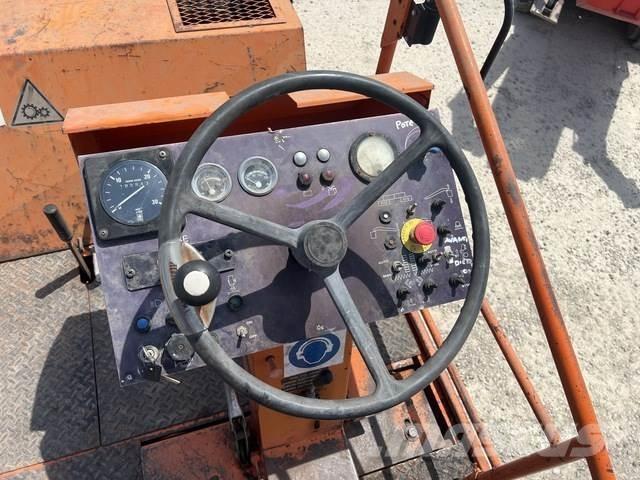 Marini P176 Asfaltudlæggere