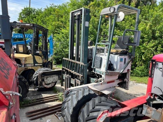 Moffett M5000 Medbringertruck