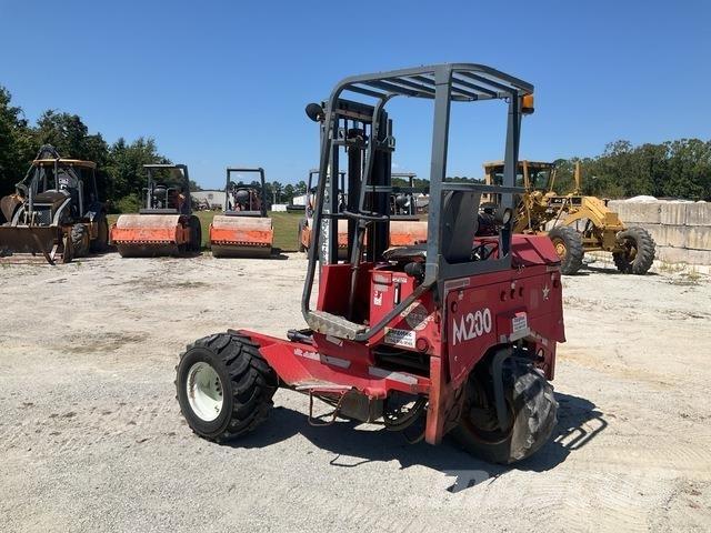 Moffett M5000 Medbringertruck