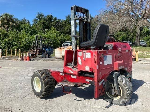 Moffett M5000 Medbringertruck
