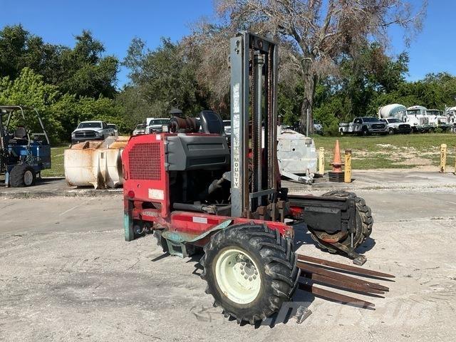 Moffett M5000 Medbringertruck