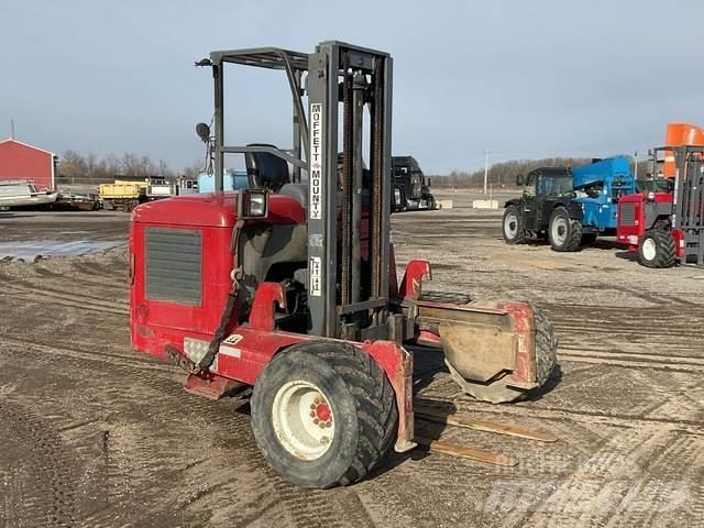 Moffett M55 Medbringertruck