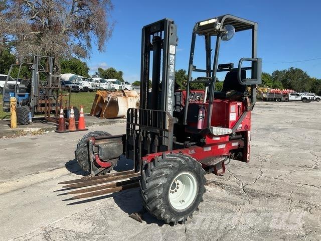 Moffett M5500 Medbringertruck