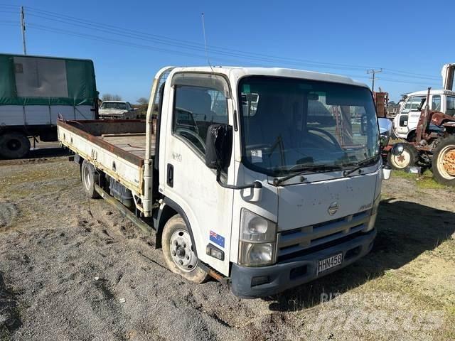 Nissan Atlas Lastbil med lad/Flatbed