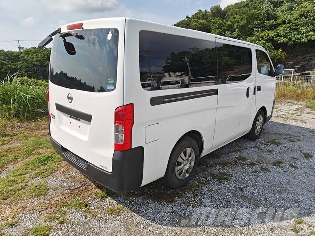 Nissan CARAVAN Minibusser