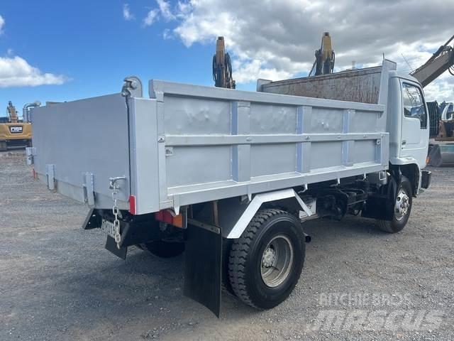 Nissan Condor Lastbiler med tip