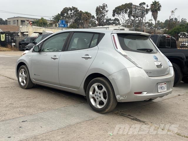 Nissan Leaf Biler