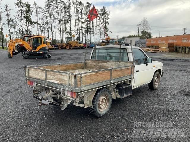 Nissan Navara Pickup/Sideaflæsning