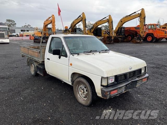 Nissan Navara Pickup/Sideaflæsning