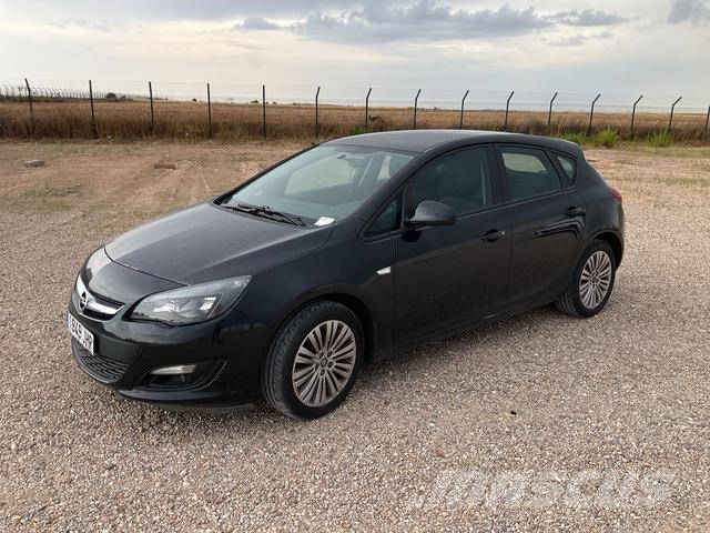 Opel Astra Biler
