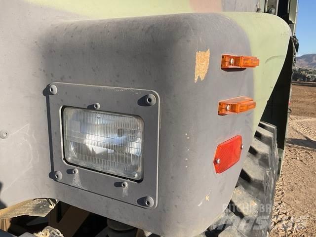 Oshkosh AMK29 Lastbiler med tip