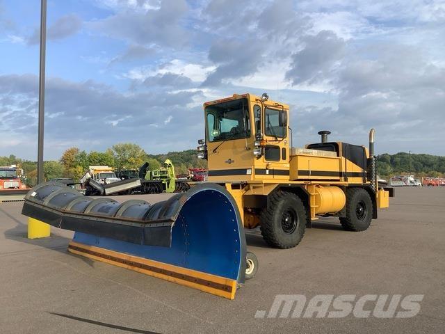 Oshkosh H2718 Sneskovle og -plove