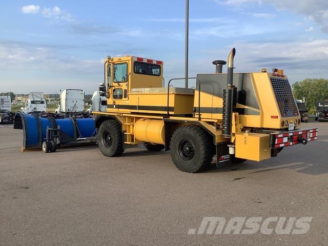 Oshkosh H2718 Sneskovle og -plove