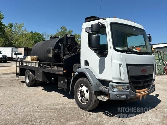 Peterbilt 220 Andre lastbiler