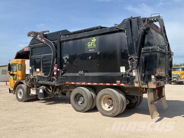 Peterbilt 320 Renovationslastbiler