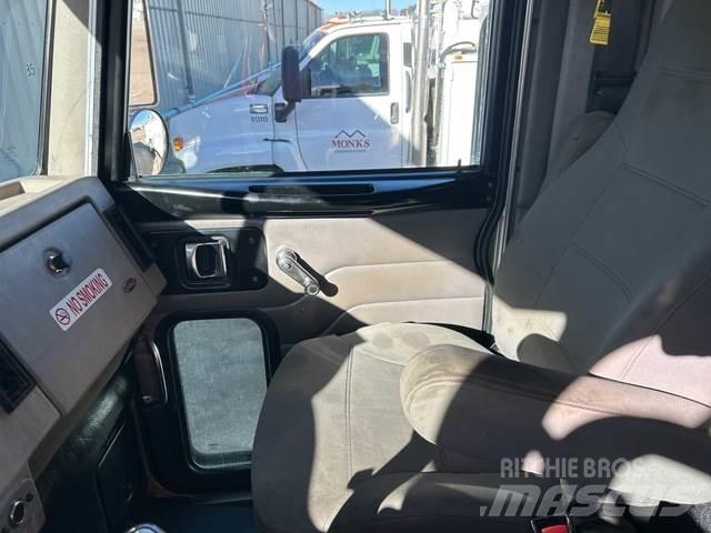 Peterbilt 335 Tankbiler