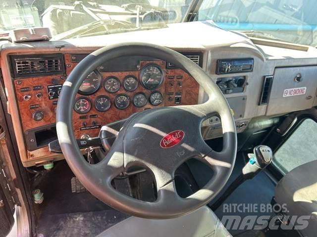 Peterbilt 335 Tankbiler