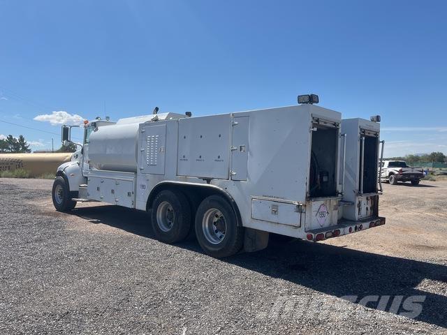 Peterbilt 335 Tankbiler