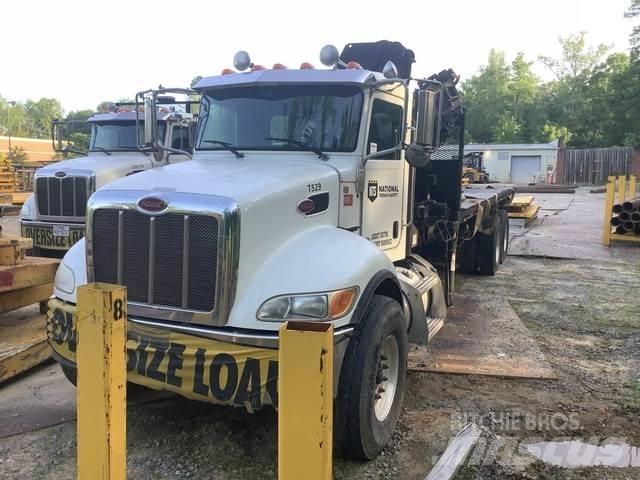 Peterbilt 348 Lastbil med lad/Flatbed