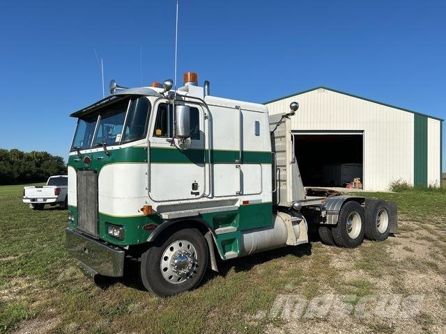 Peterbilt 362 Kabiner og interiør