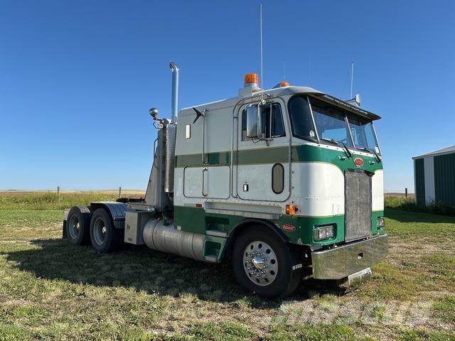 Peterbilt 362 Kabiner og interiør