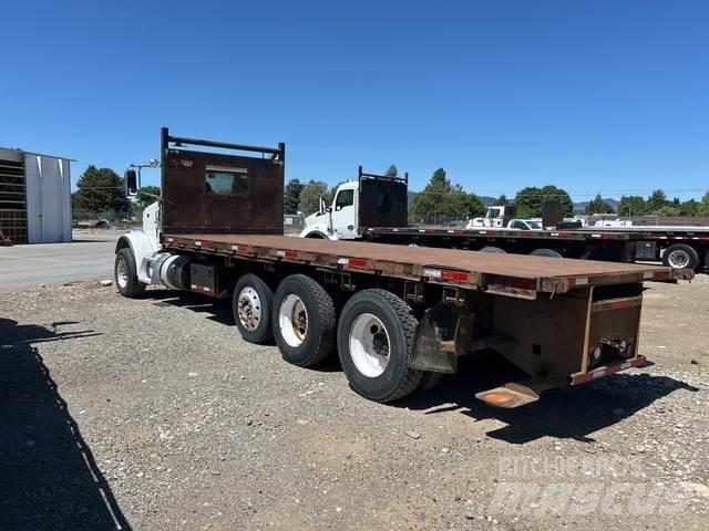 Peterbilt 365 Lastbil med lad/Flatbed