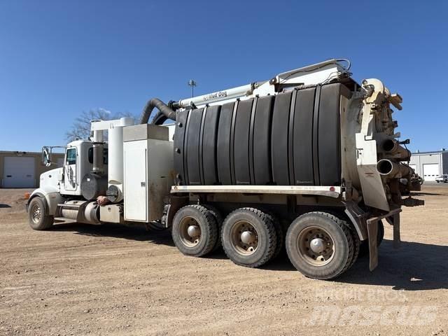 Peterbilt 367 Gravemaskiner på larvebånd